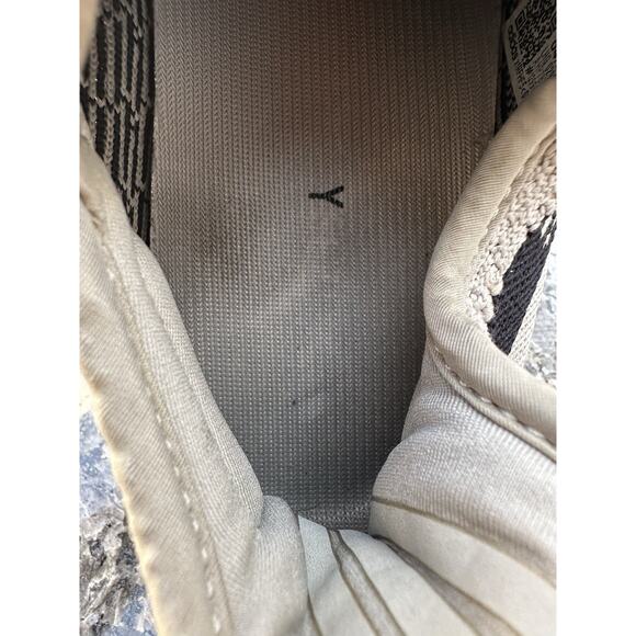 Adidas Yeezy Boost 350 V2 Beige Black SPLY-350 Size 9.5 HP7870 Kanye West - Picture 10 of 12